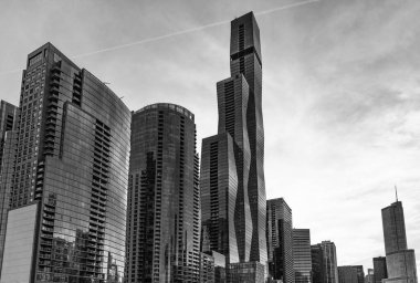 Şehir ticaret bölgesi. Chicago şehir seyahati. İş bölgesindeki gökdelen ve ofis binası. Chicago şehir merkezi gökdeleni. Gökdelen cam mimarili şehir manzarası.