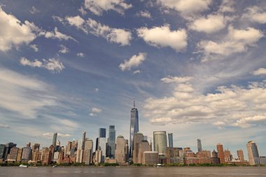 New York, Birleşik Devletler. New York, Manhattan, Skyline finans bölgesi. Manhattan güzel silueti, New York, Birleşik Devletler. Manhattan 'ın ortasındaki New York şehrinin gökyüzü manzarası. ABD NYC 'de. Amerikan en büyük şehri.