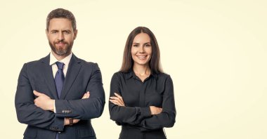 İş arkadaşları ya da iş arkadaşları iş toplantılarında birlikte çalışırlar. Beyazlar ve kopyalama alanlarında izole olurlar..