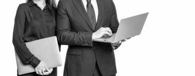 Çevrimiçi çalışan serbest çalışan biri. Online iş iletişimi. Ofisinde dizüstü bilgisayarı olan iş adamları. Uzaktan kumandalı çalışıyor. İş başarısı. Beyazlar üzerinde izole iş adamları. Anlaşmayı bitir..