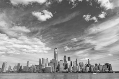 New York finans bölgesi manzarası Paulus Kanca İskelesi Jersey City, New Jersey 'de. New York, ABD. Manhattan, New York, New York, New York, Skyline. New York 'taki Lower Manhattan ve One World Trade Center, New Jersey Panoramic view on Manhattan