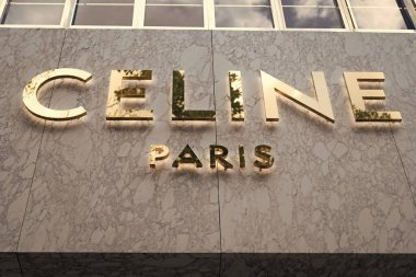 Miami, Florida, ABD - 16 Şubat 2025: Celine Paris marka logo. Celine Paris adında bir moda aksesuarı markası. Logotype şirketi Celine Paris.