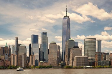 New York şehir mimarisi. New York şehri metropolü. ABD 'de New York' ta. New York sokaklarında. Aşağı Manhattan silueti. Manhattan şehir merkezi..