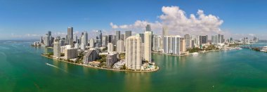 Miami 'nin gökyüzü manzarası. Brickell Miami 'nin Panorama şehri. Brickell 'in panoramik üst görüntüsü. Miami finans bölgesinin panoraması. Miami Plajı 'ndaki Brickell Panorama Havalimanı