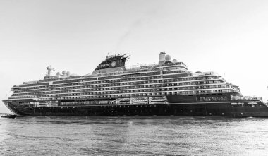 Miami, Florida, ABD - 21 Aralık 2024: gemi turu. Gemiyle seyahat et. Explora II yolcu gemisi yolculuğu. Yaz tatilinde gemi turu. Explora Seyahat yolcu gemisi. Seyahat ve macera.