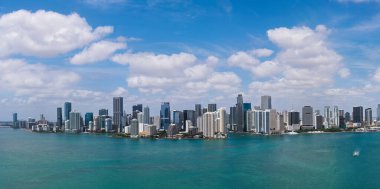 Miami 'nin gökyüzü manzarası. Brickell Miami 'nin Panorama şehri. Brickell 'in panoramik üst görüntüsü. Miami finans bölgesinin panoraması. Miami Plajı 'ndaki Brickell Panorama Havalimanı