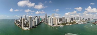 Miami 'nin gökyüzü manzarası. Brickell Miami 'nin Panorama şehri. Brickell 'in panoramik üst görüntüsü. Miami finans bölgesinin panoraması. Miami Plajı 'ndaki Brickell Panorama Havalimanı