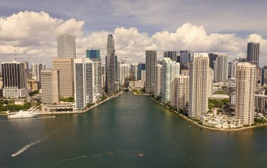 Brickell gökdelenlerinin hava görüntüsü. Miami şehir merkezinin modern manzarası