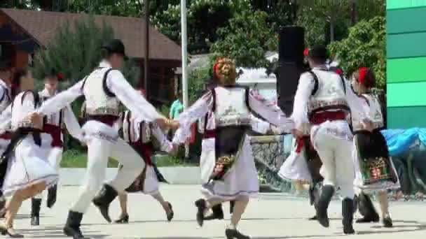 Moldova Cahul 2021 Ragazzi Ragazze Tengono Mano Esibiscono Strada Danza — Video Stock