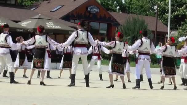 Moldova Cahul 2021 Niños Niñas Toman Mano Realizan Rápido Baile — Vídeo de stock