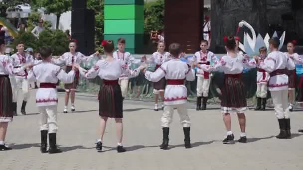 Moldova Cahul 2021 Children Square Dancing Holding Hands Beautiful National — 图库视频影像
