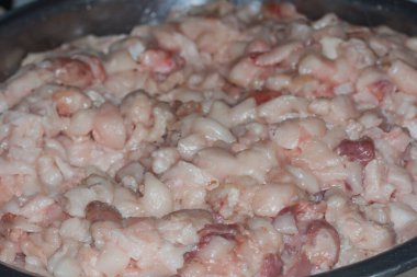  Bir sürü doğranmış domuz yağı..