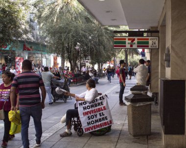 Monterrey, Meksika. 08-19-2019. Monterrey şehrinin merkezindeki Barrio Antiguo caddelerinin manzarası