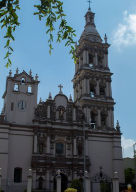 Monterrey, Meksika. 08-19-2019. Monterrey şehrinin merkezindeki Barrio Antiguo caddelerinin manzarası