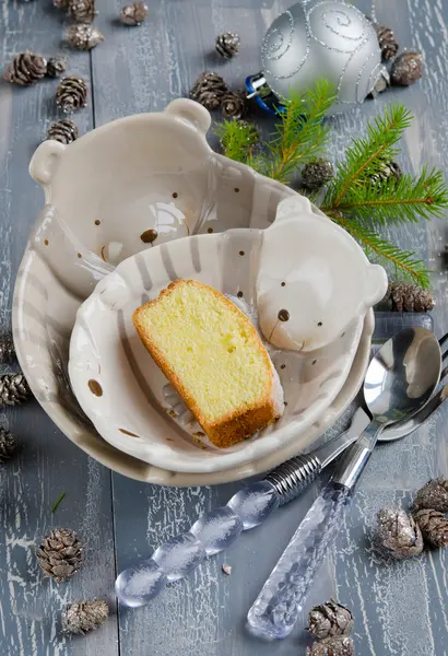 Vista Close Delicioso Bolo Natal Com Geléia Uma Mesa Festiva — Fotografia de Stock