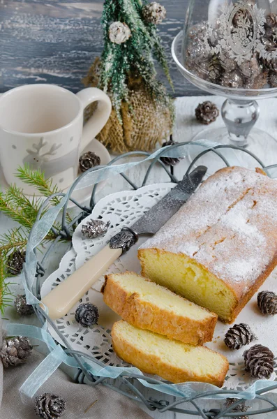 Vista Close Delicioso Bolo Natal Com Geléia Uma Mesa Festiva — Fotografia de Stock