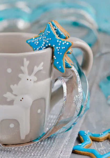 Крупним Планом Різдвяні Печиво Святковому Синьому Фоні — стокове фото
