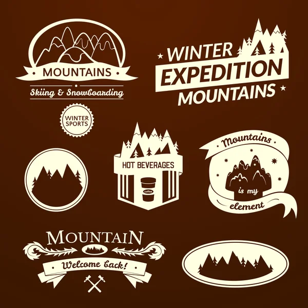 Logos et étiquettes de montagne — Image vectorielle