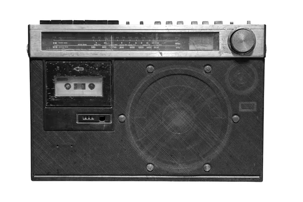 O rádio cassete retro sobre fundo branco — Fotografia de Stock