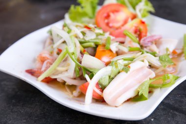 Tay Kalamar Baharatlı Salata, Tay deniz ürünleri salatası