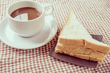 jambon ve kahve ile sandviç