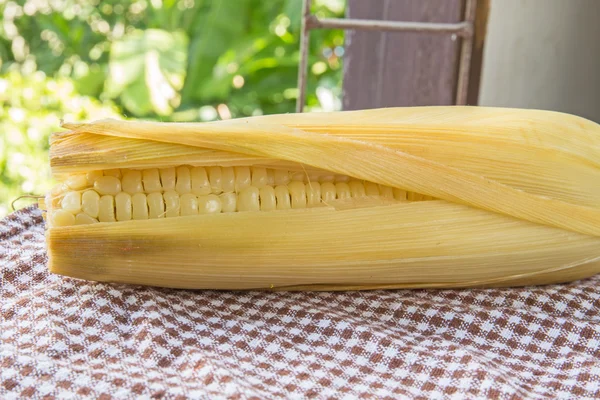 Grain Maïs Sur Table — Photo