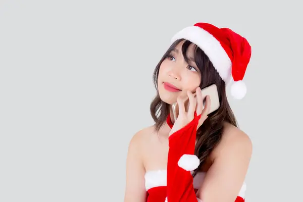 Hermoso Retrato Joven Mujer Asiática Santa Hablar Smartphone Día Navidad —  Fotos de Stock