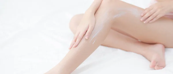 Young Asian Woman Touch Skin Leg Smooth Cream Lotion Hydration — Stock Photo, Image