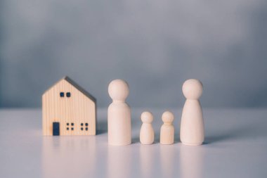 Aile ve konut kavramı, konut ve sigorta, konut için finansal planlama, ev sembolü ve imza ve metafor ilişkileri, gayrimenkul ve yatırım mülkiyeti.
