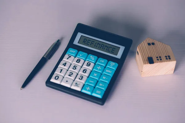 Calculatrice Avec Texte Refinancer Maison Alors Que Les Dépenses Pour — Photo