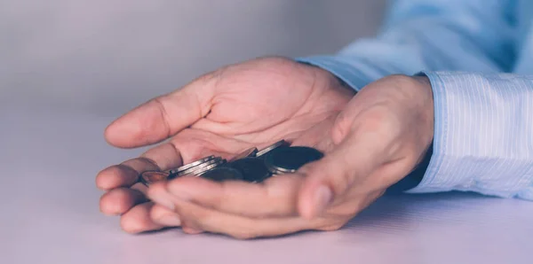 Manos Hombre Negocios Sosteniendo Dinero Con Moneda Inversión Ganancias Fondo —  Fotos de Stock