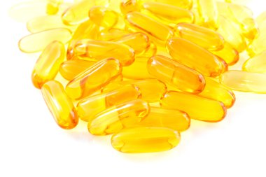 Beyaz arkaplanda balık yağı