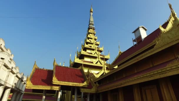 Tempel van het Mandalay Koninklijk Paleis — Stockvideo