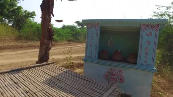 Víz kancsók Mianmarban — Stock videók