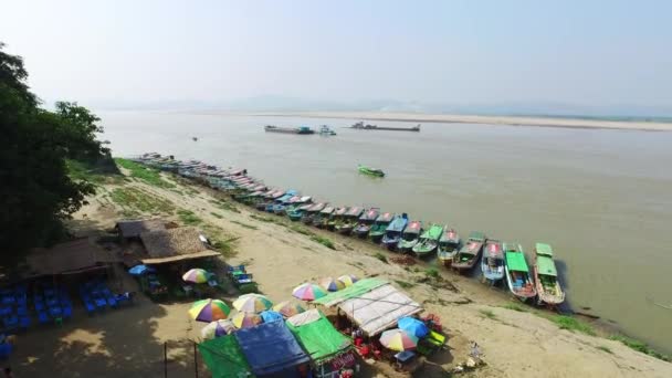 Ayeyarwady rivier in Bagan — Stockvideo