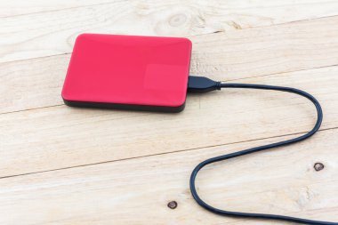 Yedekleme için harici sabit disk.