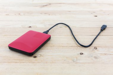 Yedekleme için harici sabit disk.