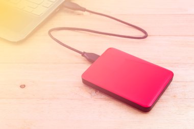 Yedekleme için harici sabit disk.