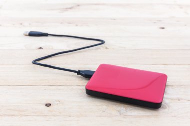 Yedekleme için harici sabit disk.