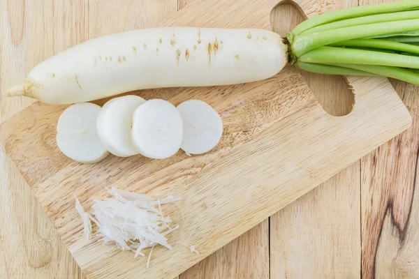 Daikon rzodkiewka, Raphanus sativus L. — Zdjęcie stockowe