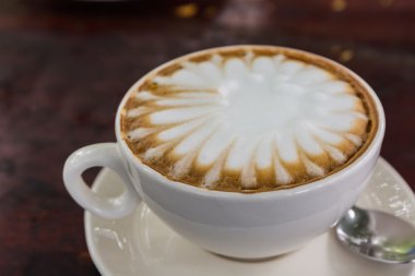 cappuccino veya sütlü kahve.