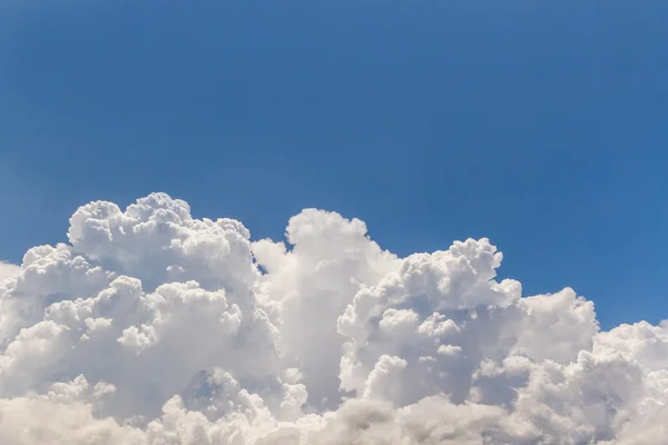 Blue sky background with white clouds — Stock Photo, Image