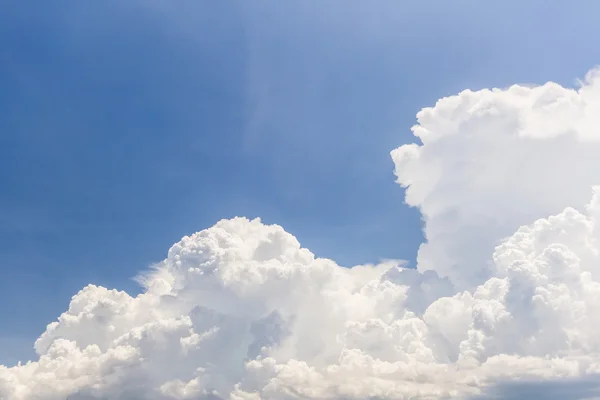 Blue sky with white clouds. — Stock Photo, Image