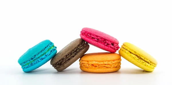 Güzel ve renkli Fransızca macaroons veya macaron, tatlı. — Stok fotoğraf