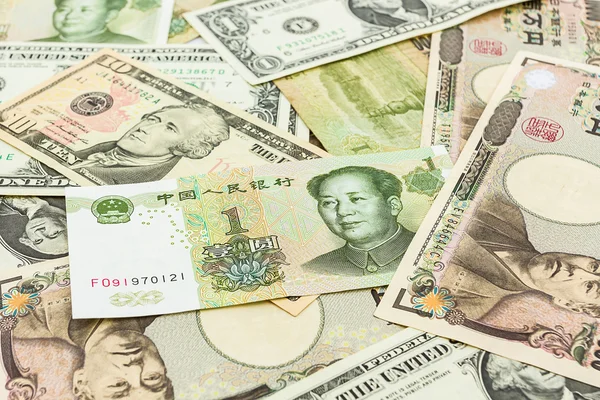 Kleurrijke wereld bankbiljetten dollar, J apanese Yen, de Chinese yuan b — Stockfoto