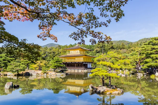 Kinkakuji chrám, Zlatý chrám. — Stock fotografie