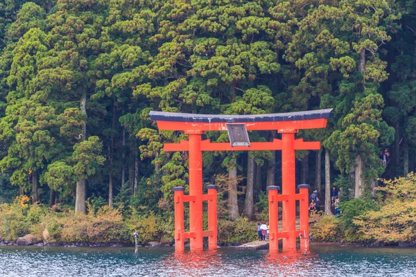 Czerwone torii bramy. — Zdjęcie stockowe