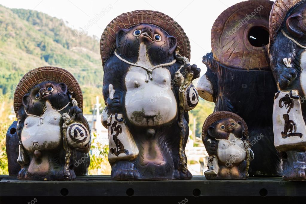 Animal sculpture or Japanese raccoon dog, Tanuki . — Stock Photo