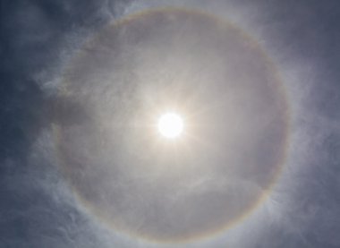 Güneş halo.