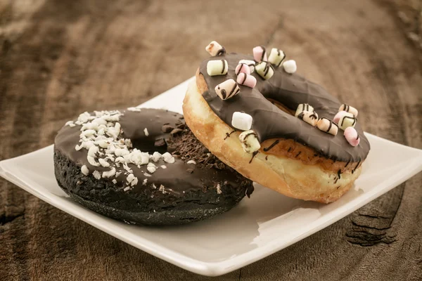 Chocolate donut med strössel . — Stockfoto